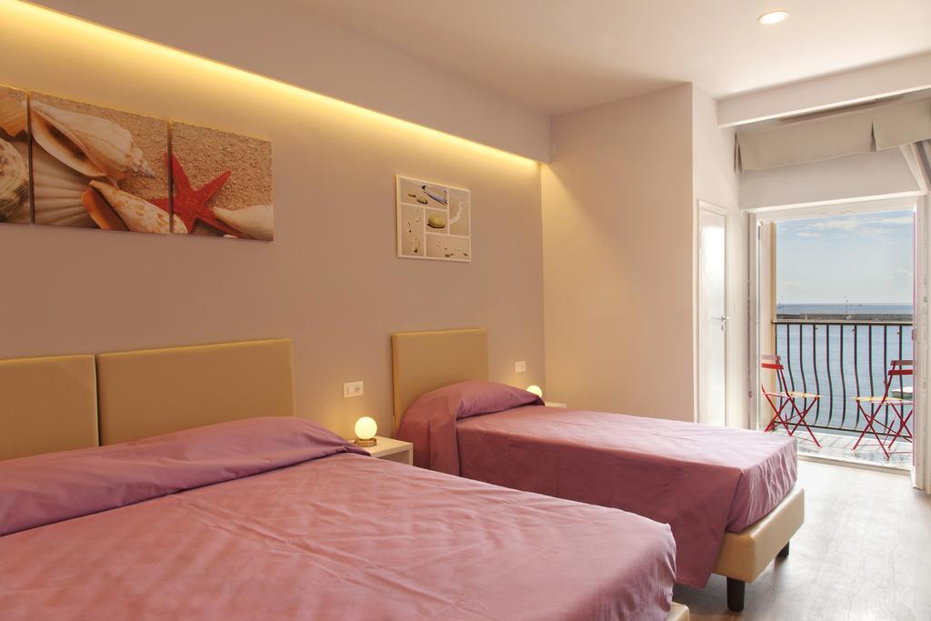 Hotel L'Approdo Porto Azzurro Szoba fotó